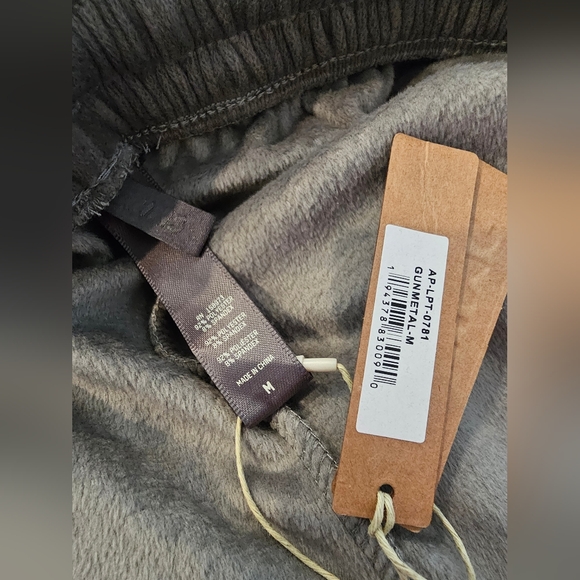 NWT SKIMS Velour Wide Leg Track Pants: Gunmetal - Picture 8 of 8